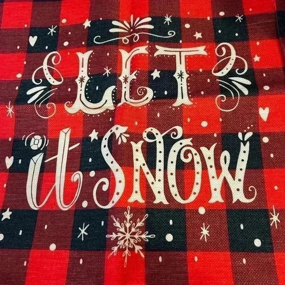 Set of 4 18x18‎ decorative pillow covers and 2 sets of two hand towels.bundle - Picture 4 of 14